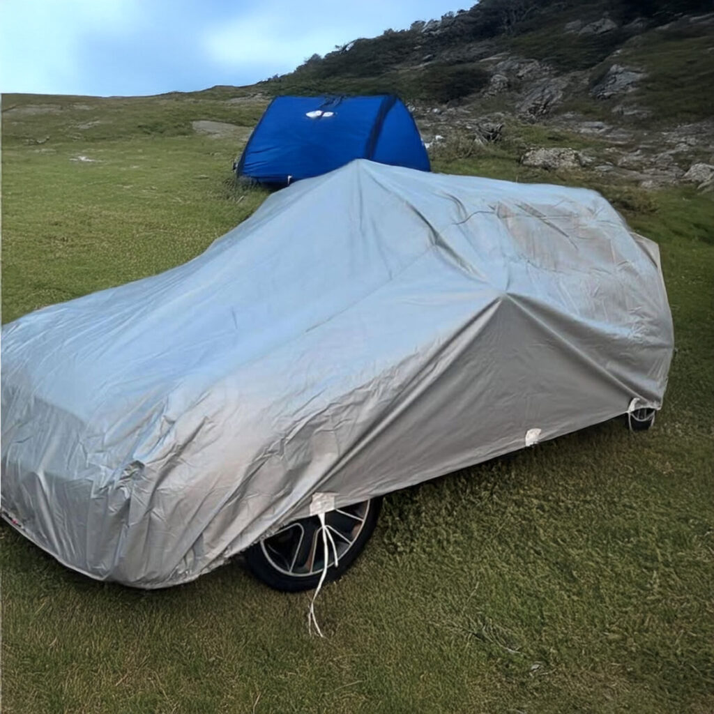 Protecting the car outside with car tarpaulin